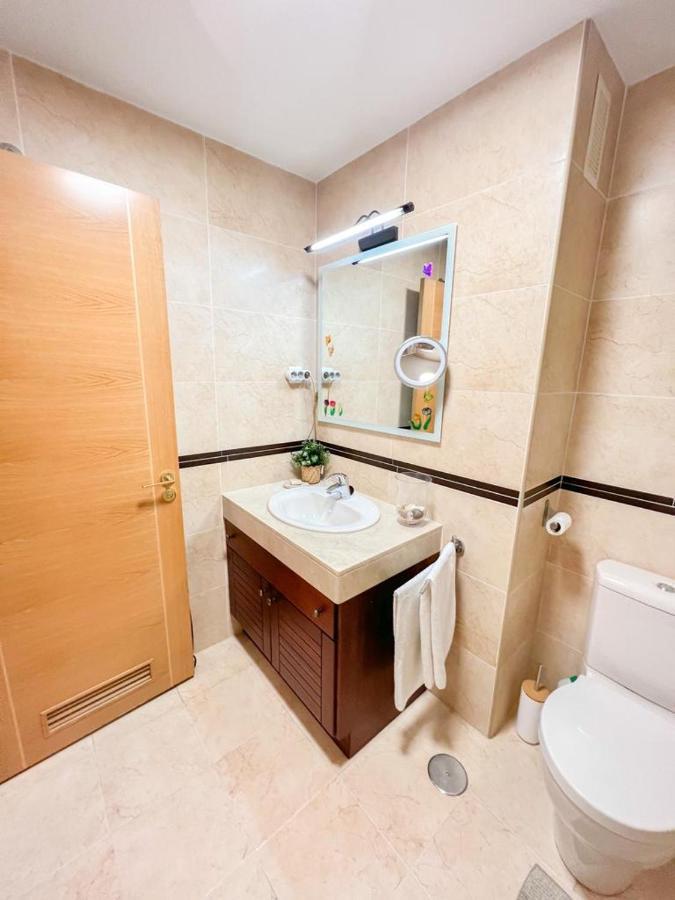 Bright With Terrace, Pool And Appartement *