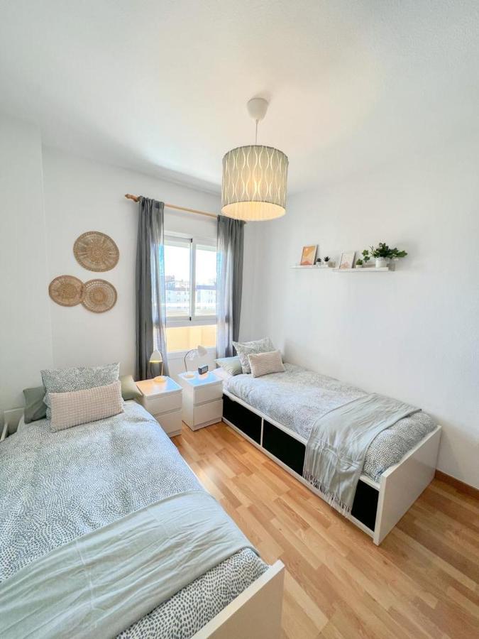 Bright With Terrace, Pool And Apartment *