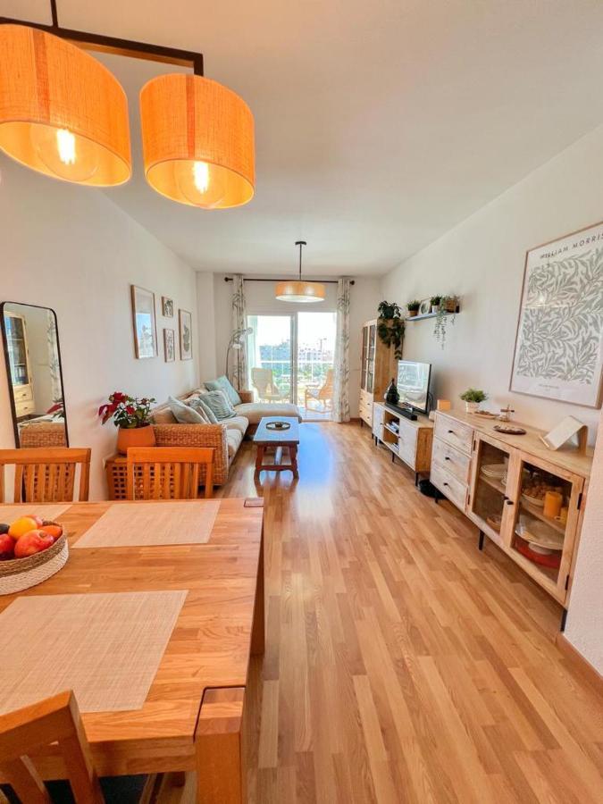 Apartament Bright With Terrace, Pool And